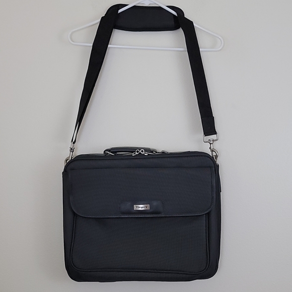 Targus Black Briefcase 16"X13"X4" - Picture 2 of 16